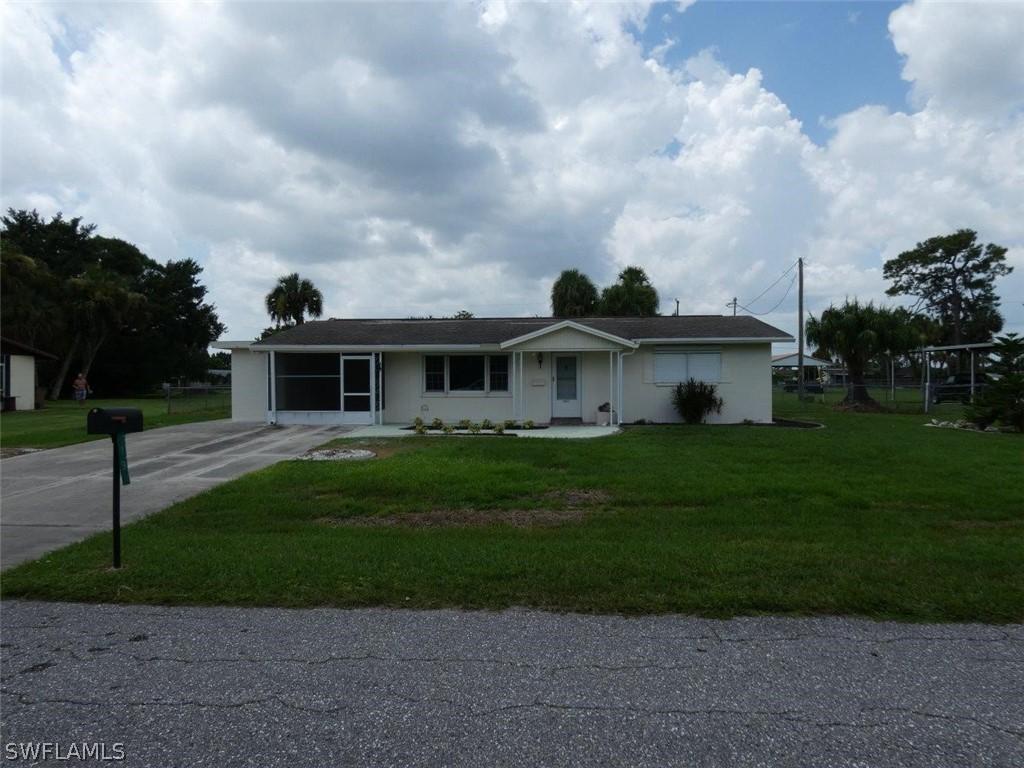 19 Greenwood Ave., Lehigh Acres, FL 33936