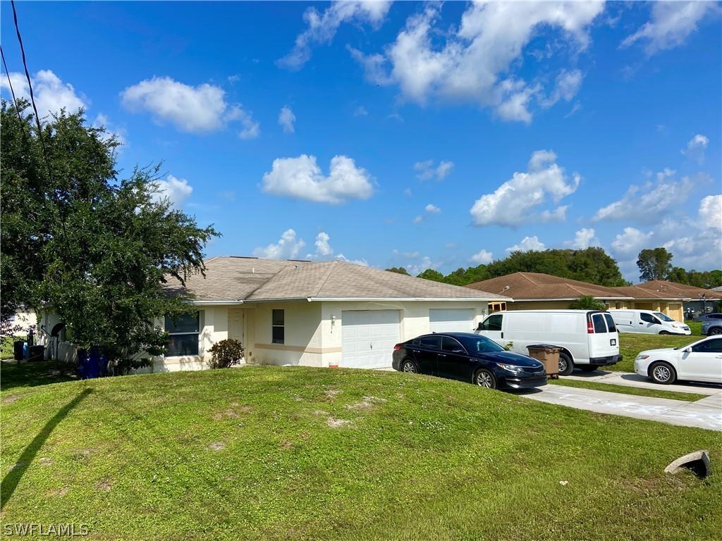 732 Ichabod Ave., Lehigh Acres, FL 33973