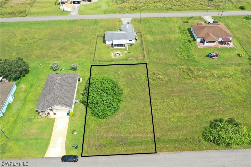 927 NW 12th Ln., Cape Coral, FL 33993