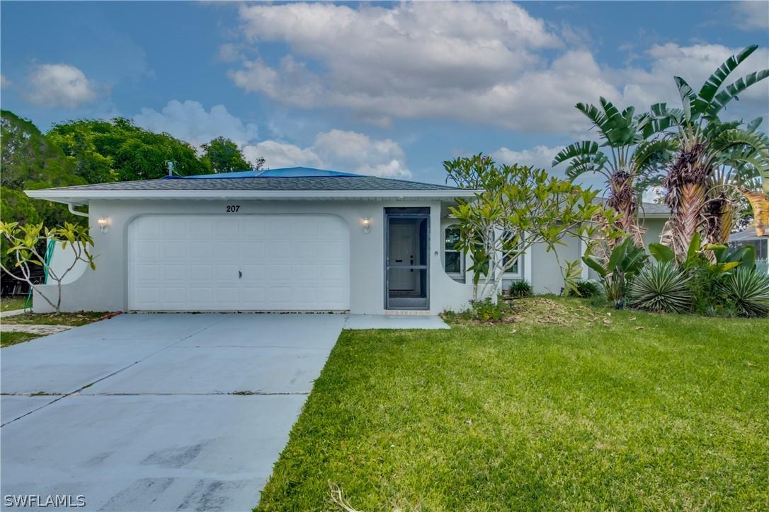 207 SE Santa Barbara Pl., Cape Coral, FL 33990