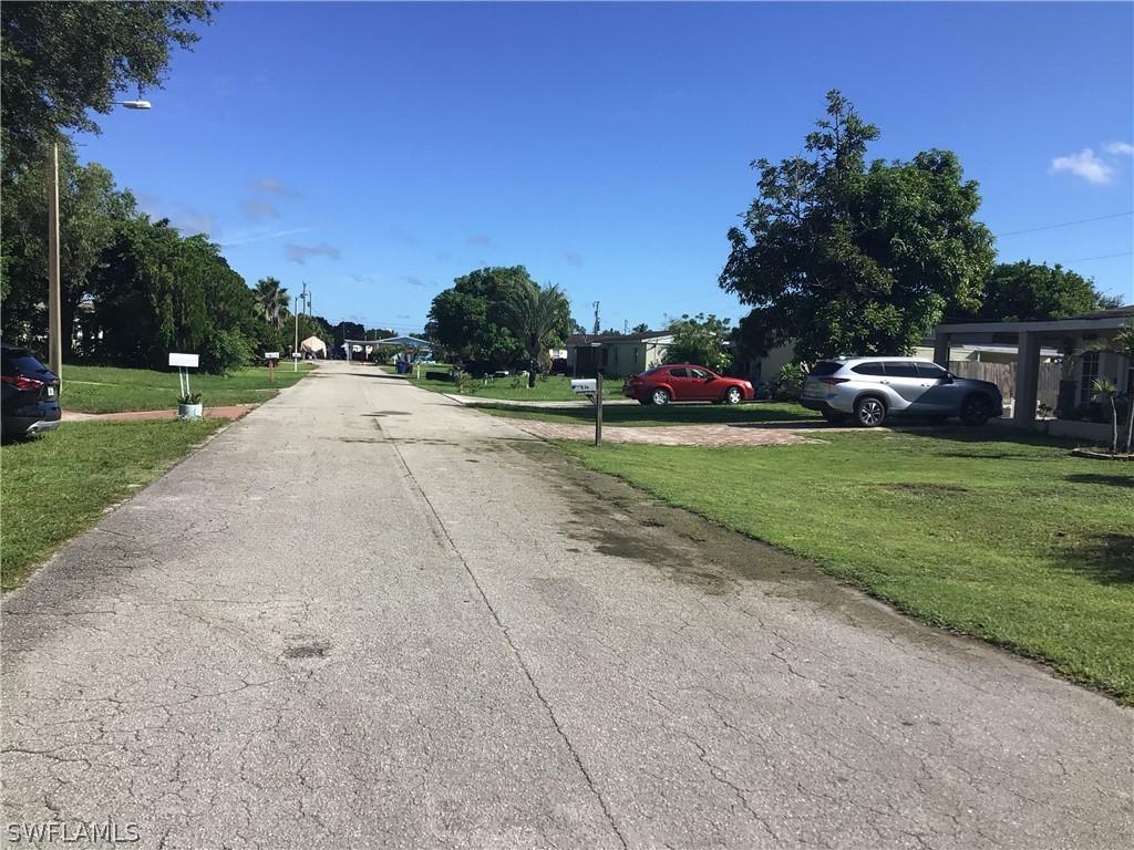 18 Abaco St., Lehigh Acres, FL 33936