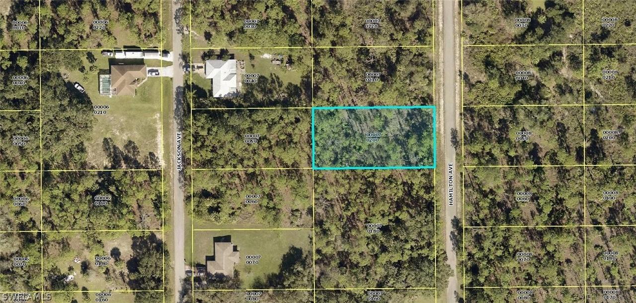 1215 Hamilton Ave., Lehigh Acres, FL 33972