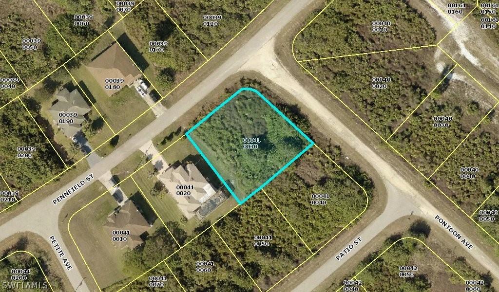 326 Pennfield St., Lehigh Acres, FL 33974