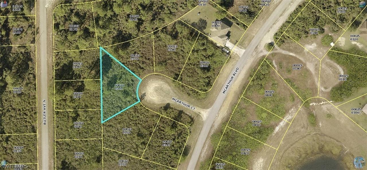 910 Mcarthur Ct., Lehigh Acres, FL 33974