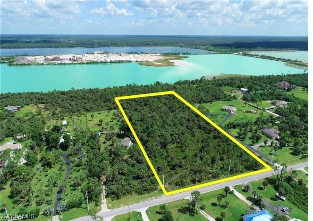 9th St Sw St., Naples, FL 34117