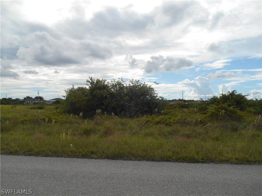 414 Piper Ave., Lehigh Acres, FL 33974
