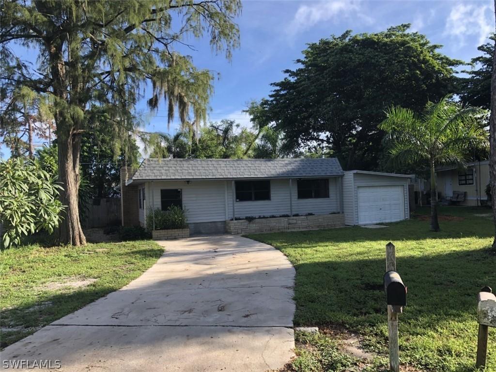 2105 Flowers Dr., Fort Myers, FL 33907