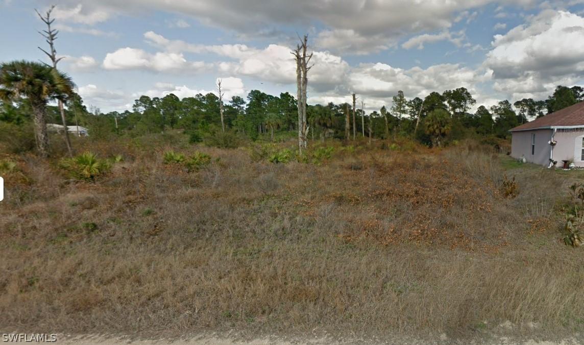 407 Wickham Ave., Lehigh Acres, FL 33974