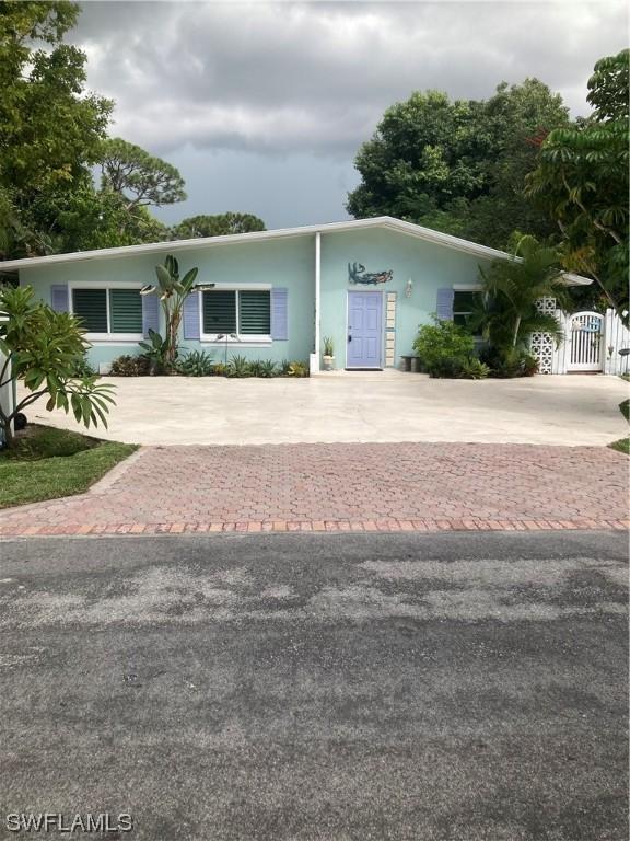 2263 Spruce St., Naples, FL 34112