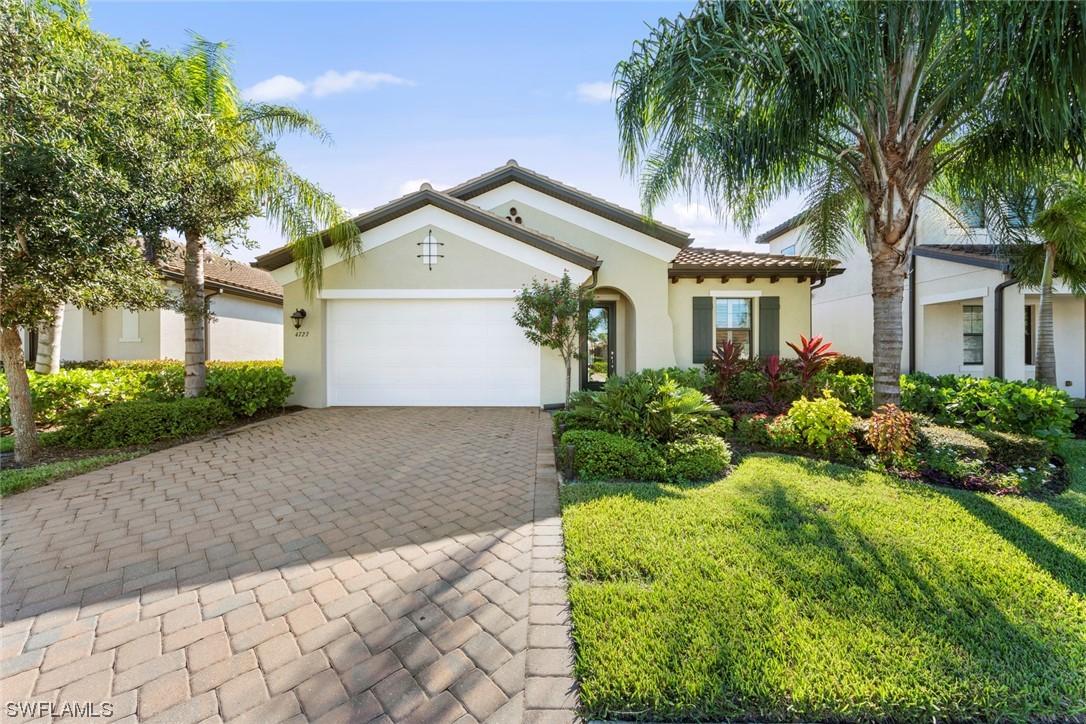 4727 Abaca Cir., Naples, FL 34119