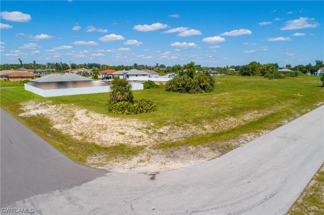 1015 SW 4th Ter., Cape Coral, FL 33991