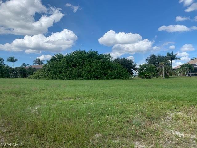 2211 Embers Pkwy., Cape Coral, FL 33993