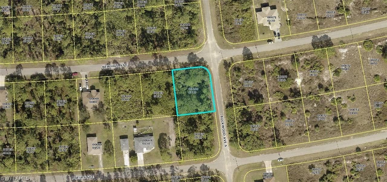 726 Newhall St., Lehigh Acres, FL 33974