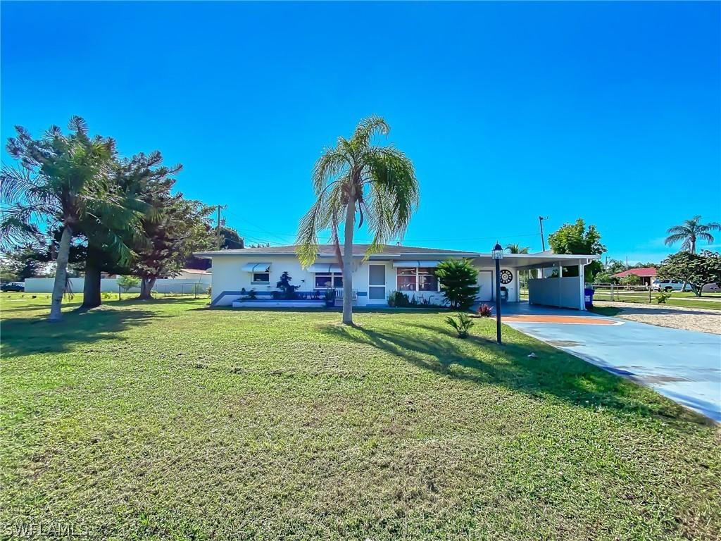 802 Coolidge Ave., Lehigh Acres, FL 33936