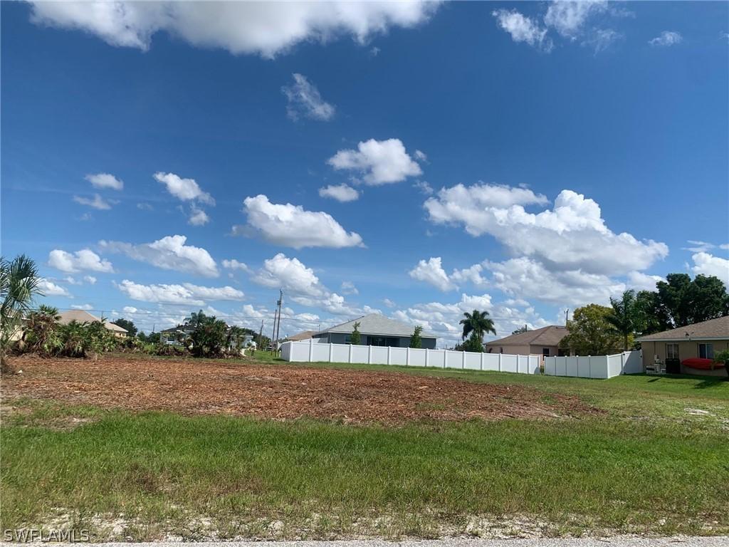 405 NW 18th Pl., Cape Coral, FL 33993