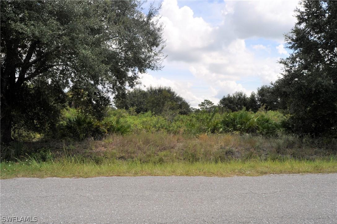 812 Hibiscus Ave., Lehigh Acres, FL 33972