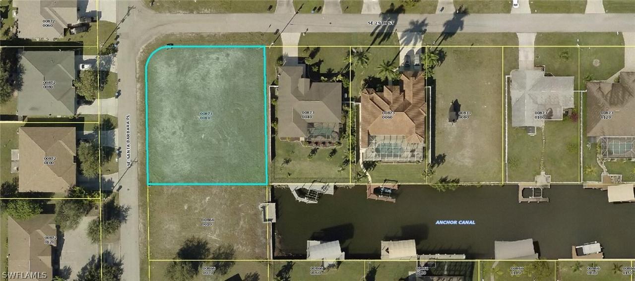 2905 SE Santa Barbara Pl., Cape Coral, FL 33904