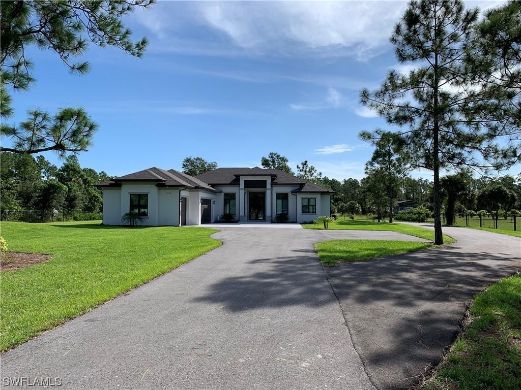 2714 2nd St., Naples, FL 34120