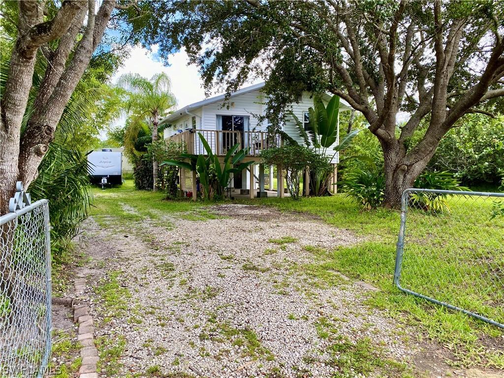 3814 11th St., Lehigh Acres, FL 33976