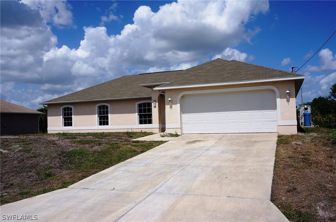 847 Wolverine St., Lehigh Acres, FL 33974