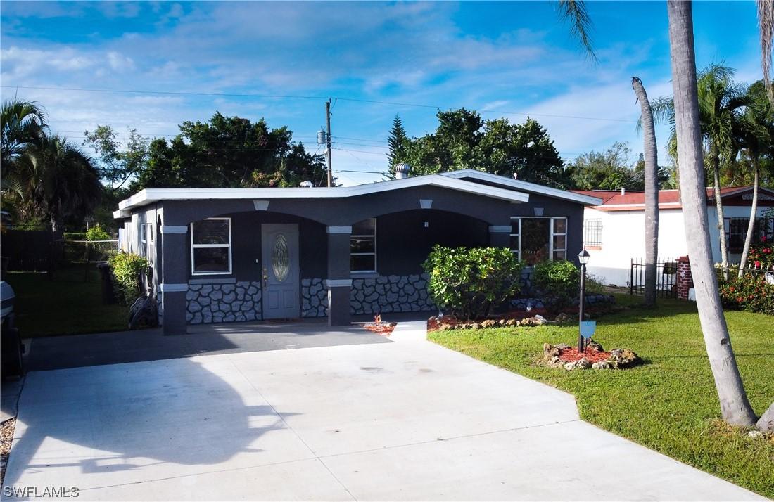 2982 Thomas St., Fort Myers, FL 33916