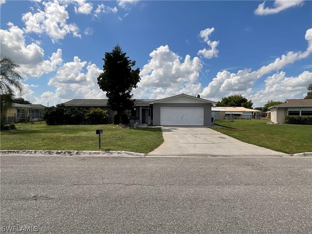 206 Idleview Ave., Lehigh Acres, FL 33936