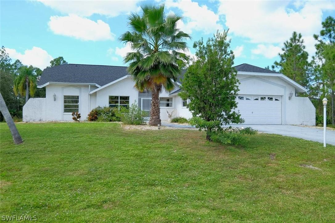 517 Thompson Ave., Lehigh Acres, FL 33972