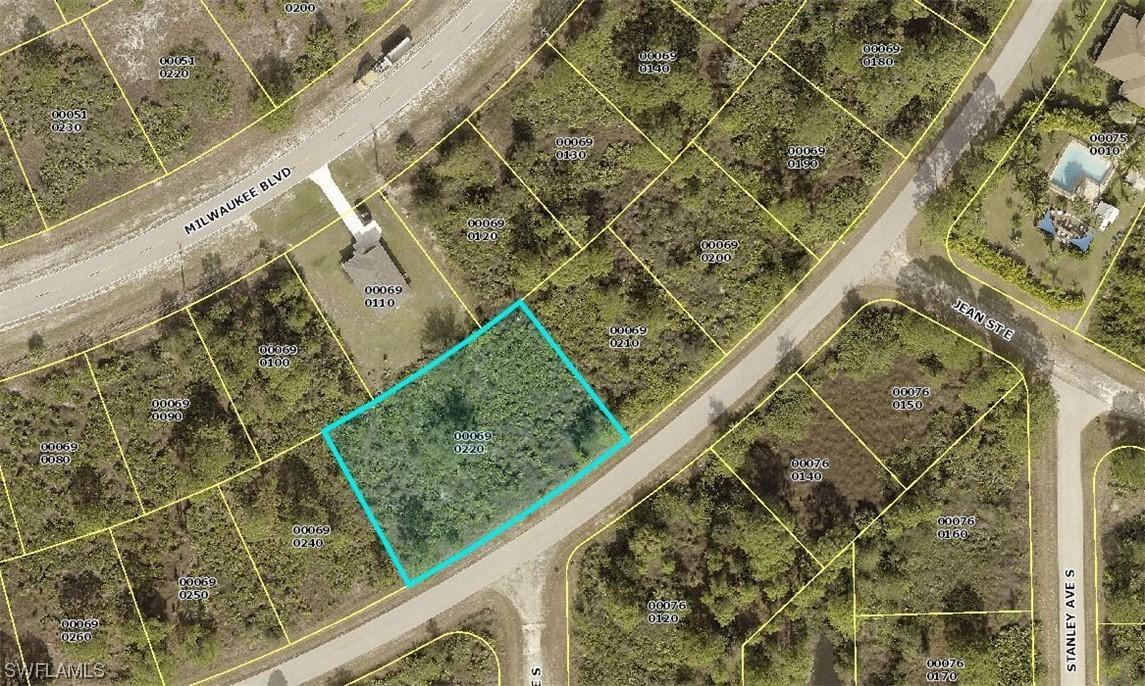 1127 Barfield St., Lehigh Acres, FL 33974