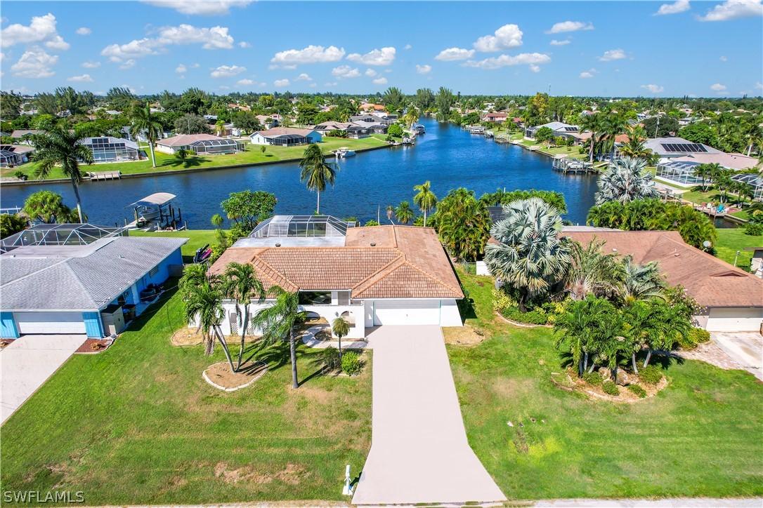 527 SE 32nd St., Cape Coral, FL 33904