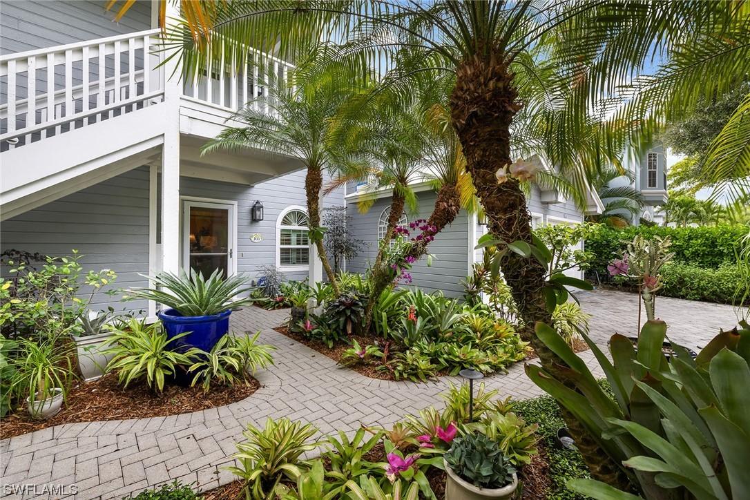 376 3rd St. #103, Naples, FL 34102