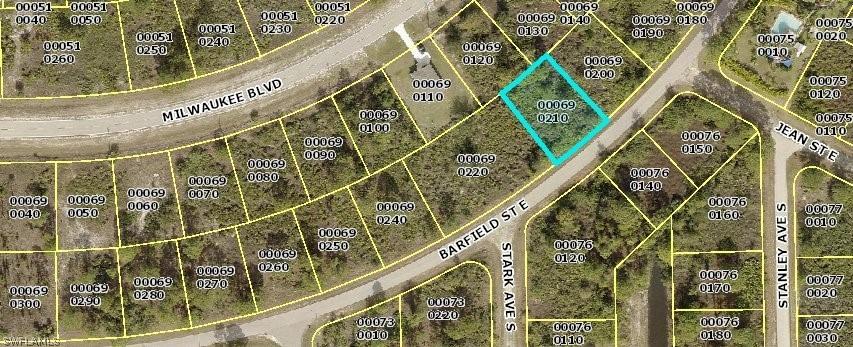 1129 Barfield St., Lehigh Acres, FL 33974