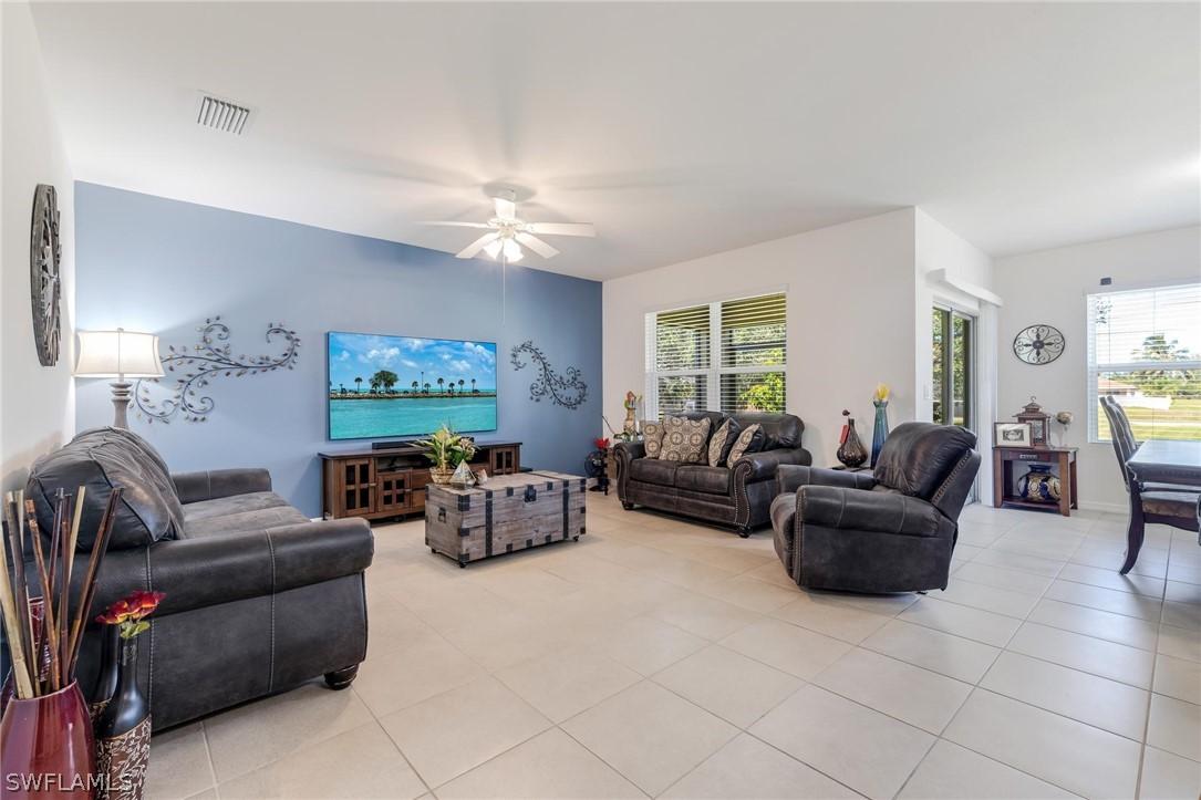 2837 NW 2nd Ter., Cape Coral, FL 33993