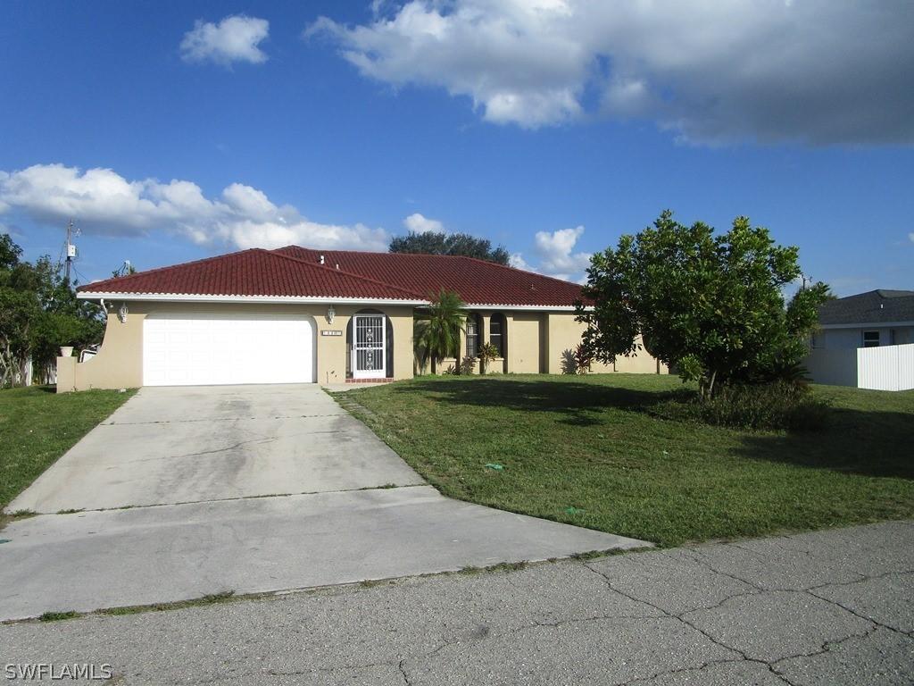 110 Riviera St., Lehigh Acres, FL 33936