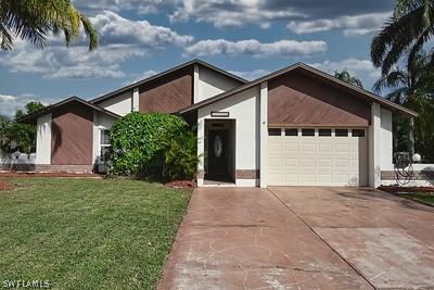 703 SE 11th Pl., Cape Coral, FL 33990