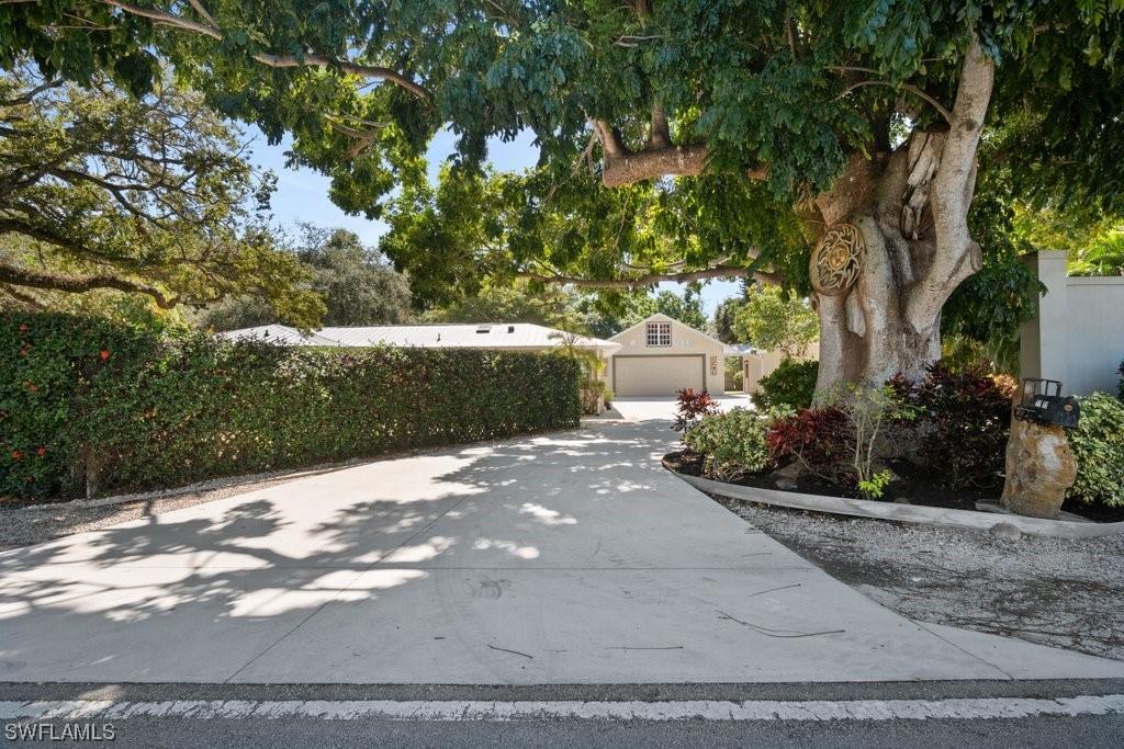 2300 North Rd., Naples, FL 34104