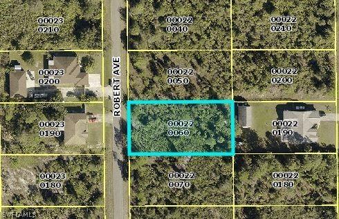 912 Robert Ave., Lehigh Acres, FL 33936