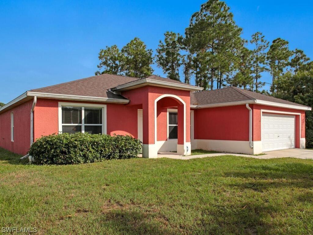 647 Sunflower Ave., Lehigh Acres, FL 33974