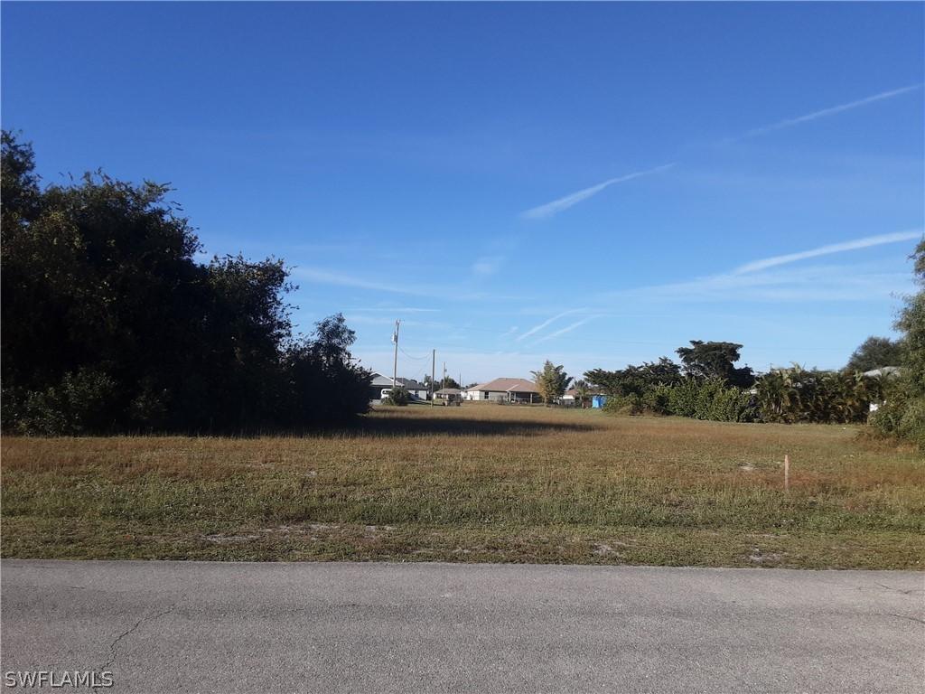 635 NW 28th Ter., Cape Coral, FL 33993