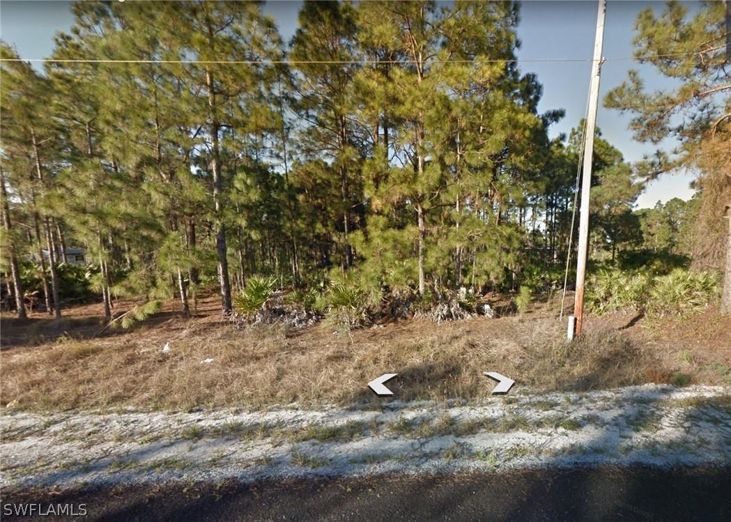 1077 Bells St., Lehigh Acres, FL 33974