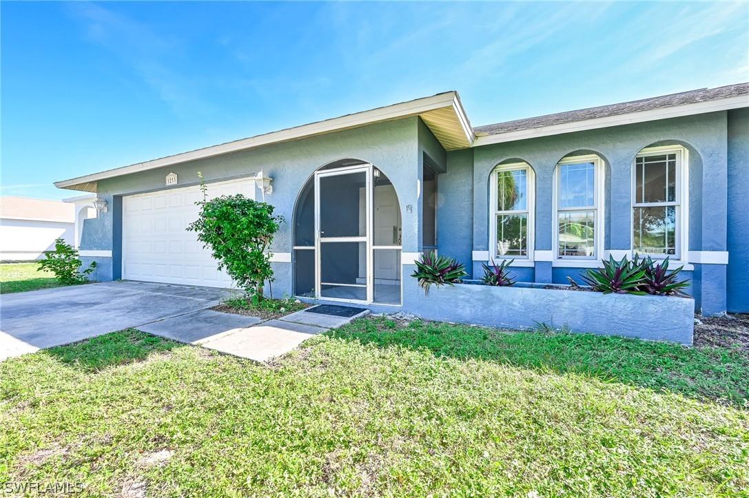 1233 SE 21st Pl., Cape Coral, FL 33990