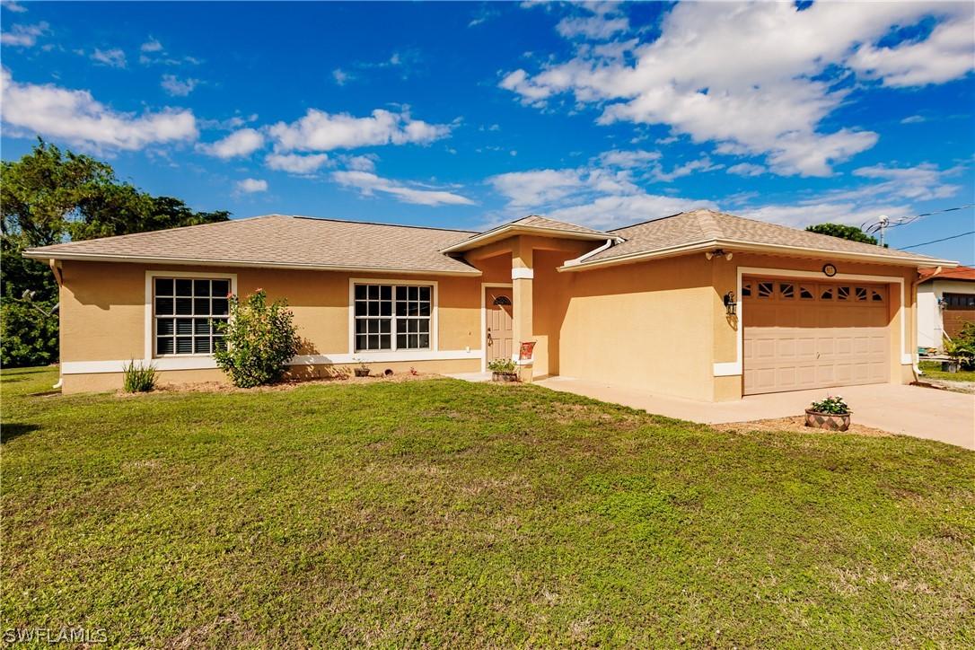 917 Alfreda Ave., Lehigh Acres, FL 33971