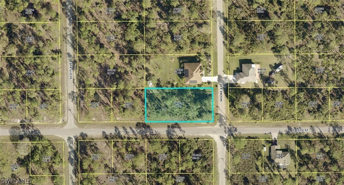 1001 Moore Ave., Lehigh Acres, FL 33972