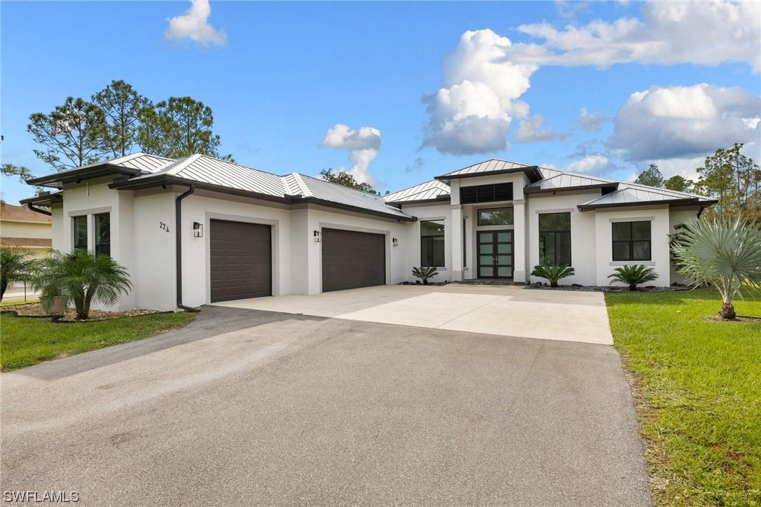 224 33rd Ave., Naples, FL 34120