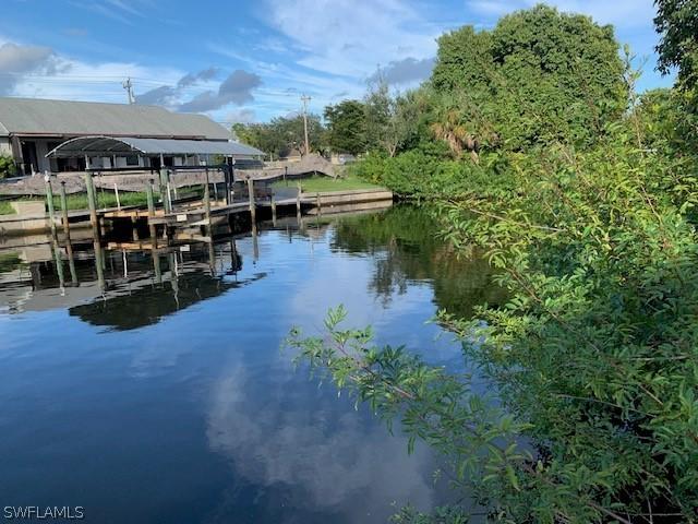 423 SW 40th Ter., Cape Coral, FL 33914