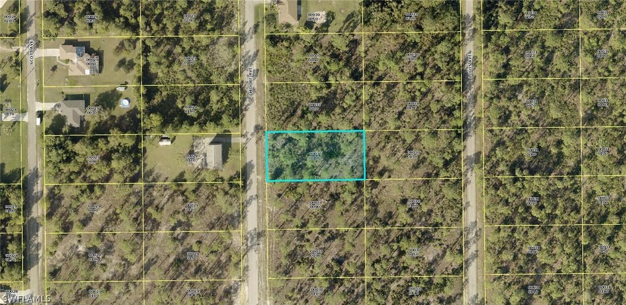208 Moore Ave., Lehigh Acres, FL 33936