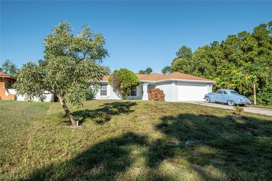 105 Zona Ave., Lehigh Acres, FL 33971