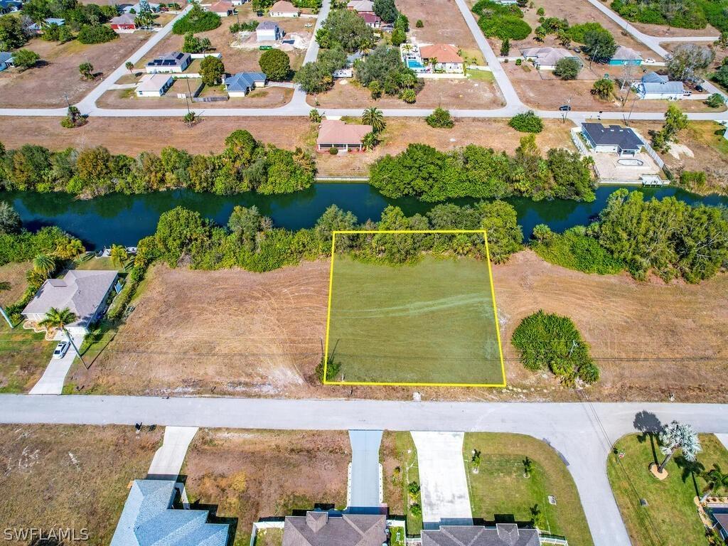 2129 NE 25th Ter., Cape Coral, FL 33909