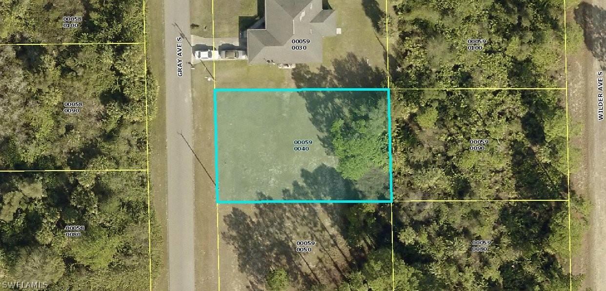 427 Gray Ave., Lehigh Acres, FL 33974