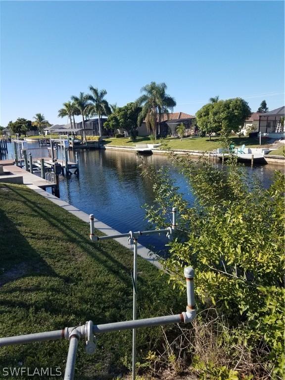 427 SW 40th Ter., Cape Coral, FL 33914