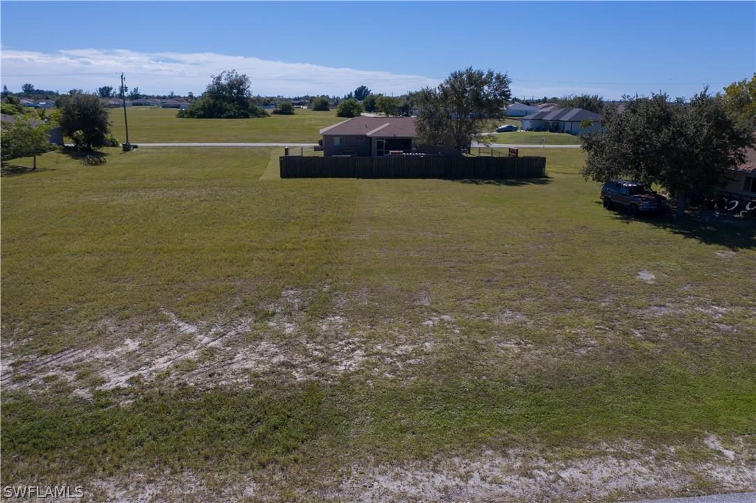 516 NW 23rd Ter., Cape Coral, FL 33993